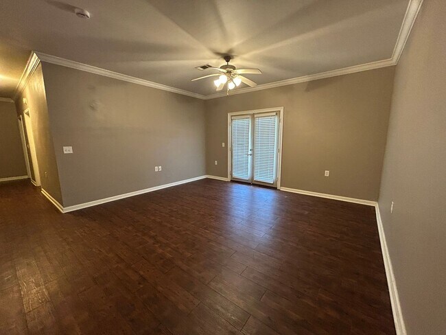 Building Photo - CONDO UNIT IN DENHAM SPRINGS
