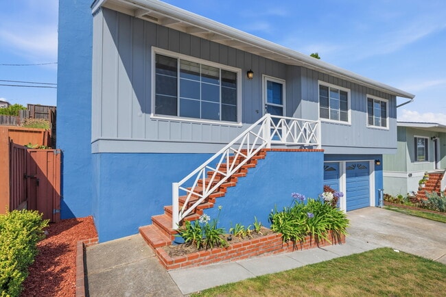 Building Photo - 435 Alhambra Rd