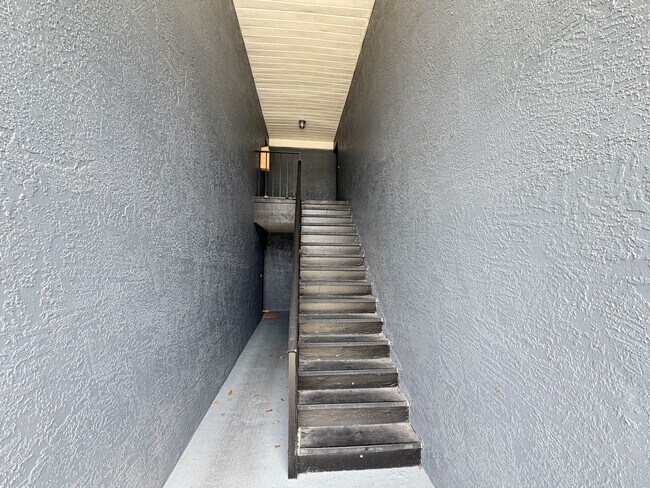 Building Photo - PRICE DROP! Orlando: 2BD/ 2BA - A Bright, Comfortable Home Designed for Everyday Living! WASHER &...