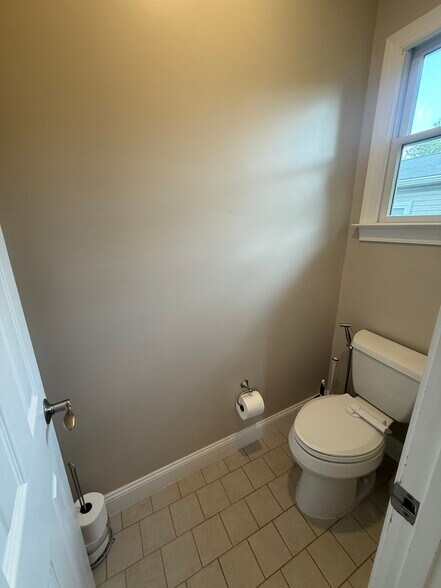 Master bath, separate toilet room - 5715 7th St N
