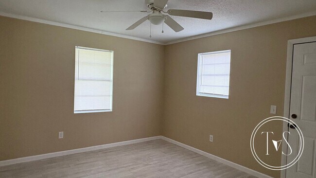 Building Photo - RATE DROP ALERT (was $2000/month) & SUMMER...