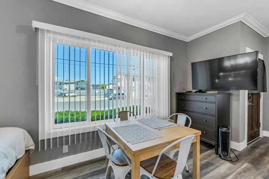 Building Photo - 701 Railroad Ave