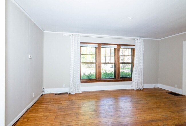 Building Photo - 1116 Wells St