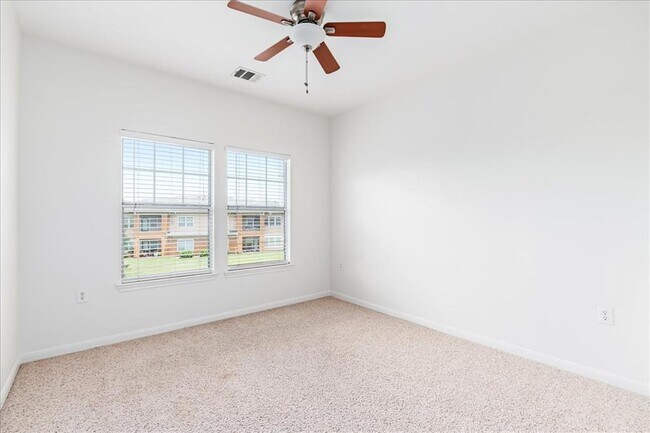 Building Photo - 2900 S Lakeline Blvd