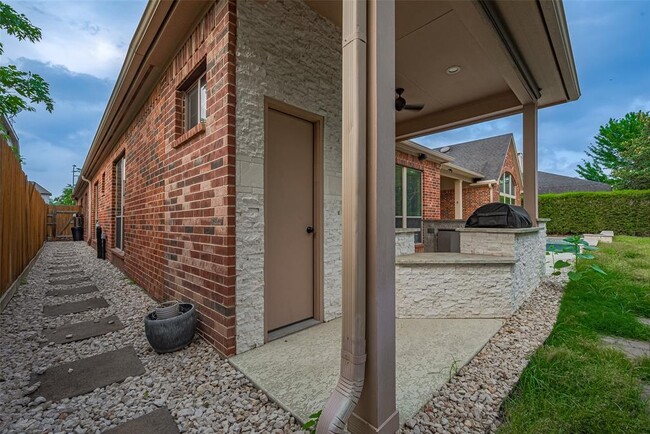 Building Photo - 25307 Oakton Springs Dr