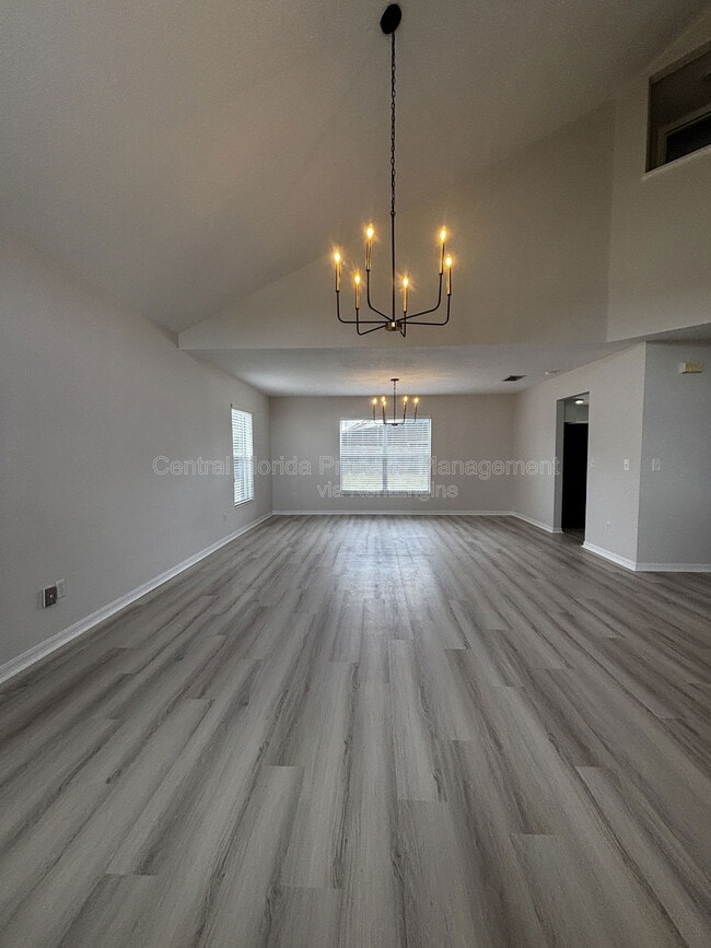 Building Photo - 2228 Albion Ave