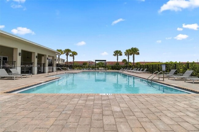 Building Photo - 389 NE 5th Pl