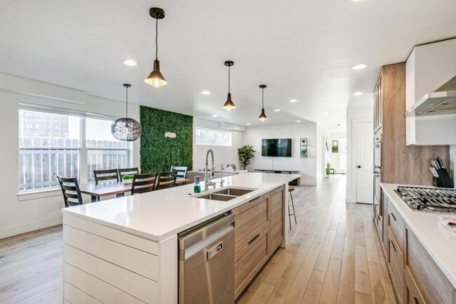 Building Photo - 3044 N Speer Blvd