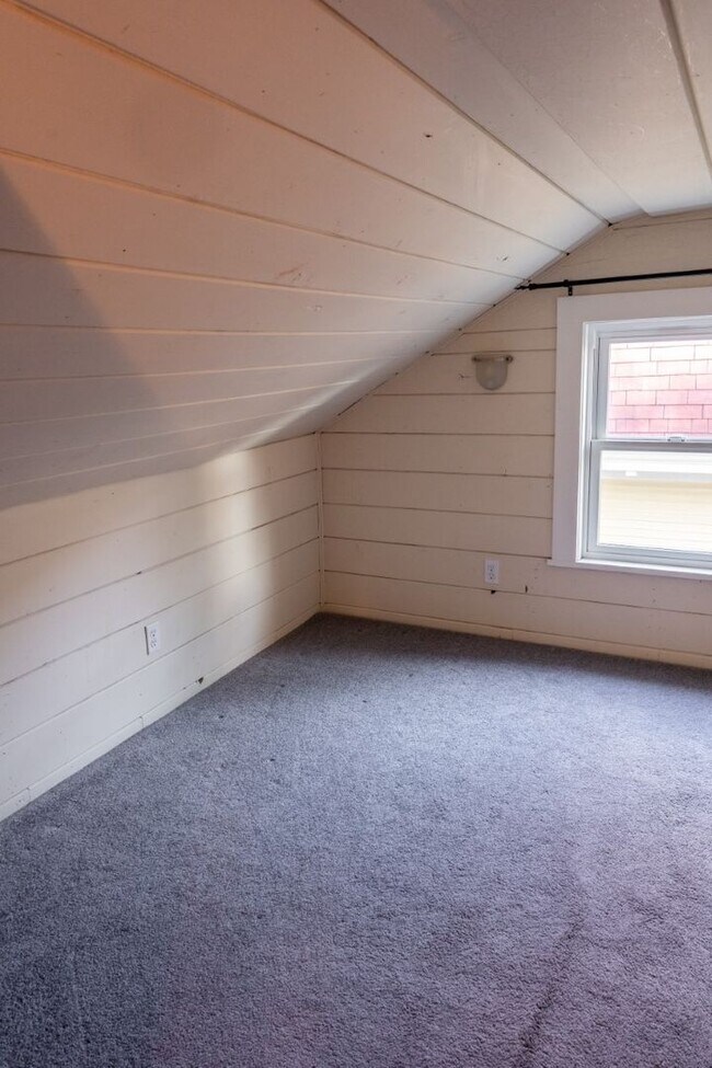 Building Photo - 4Bd/2.75Ba Seattle House
