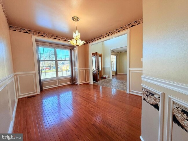 Building Photo - 15 Moonlight Ct