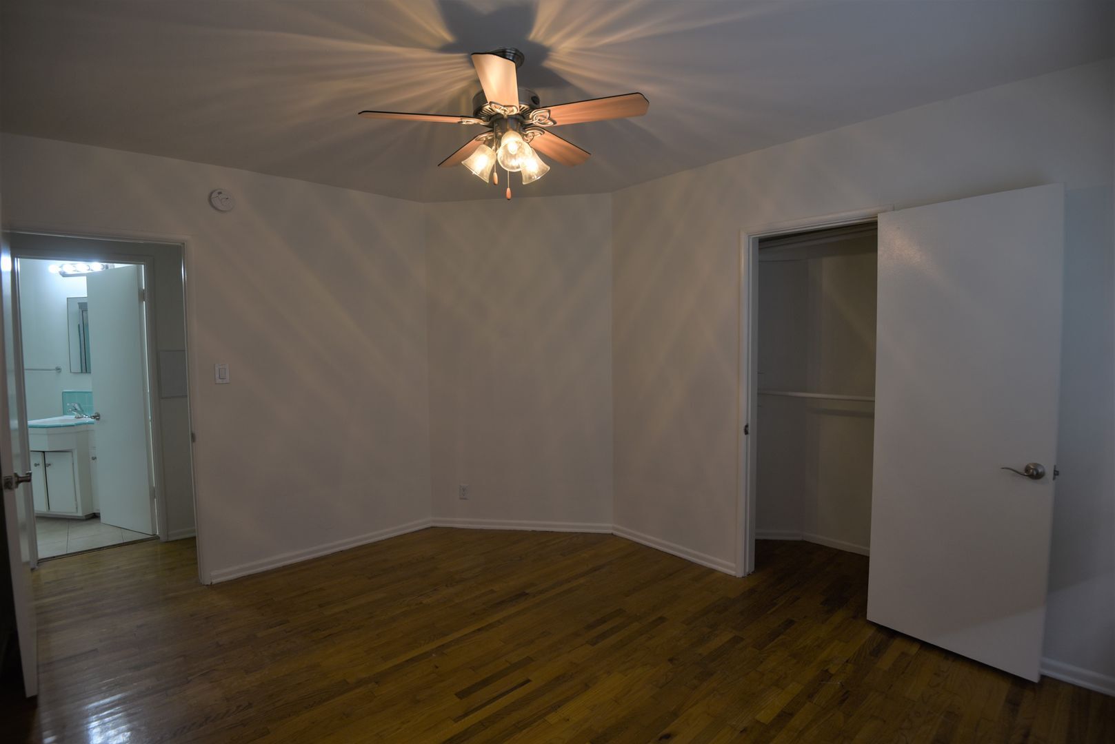 Building Photo - 14830 Dickens St