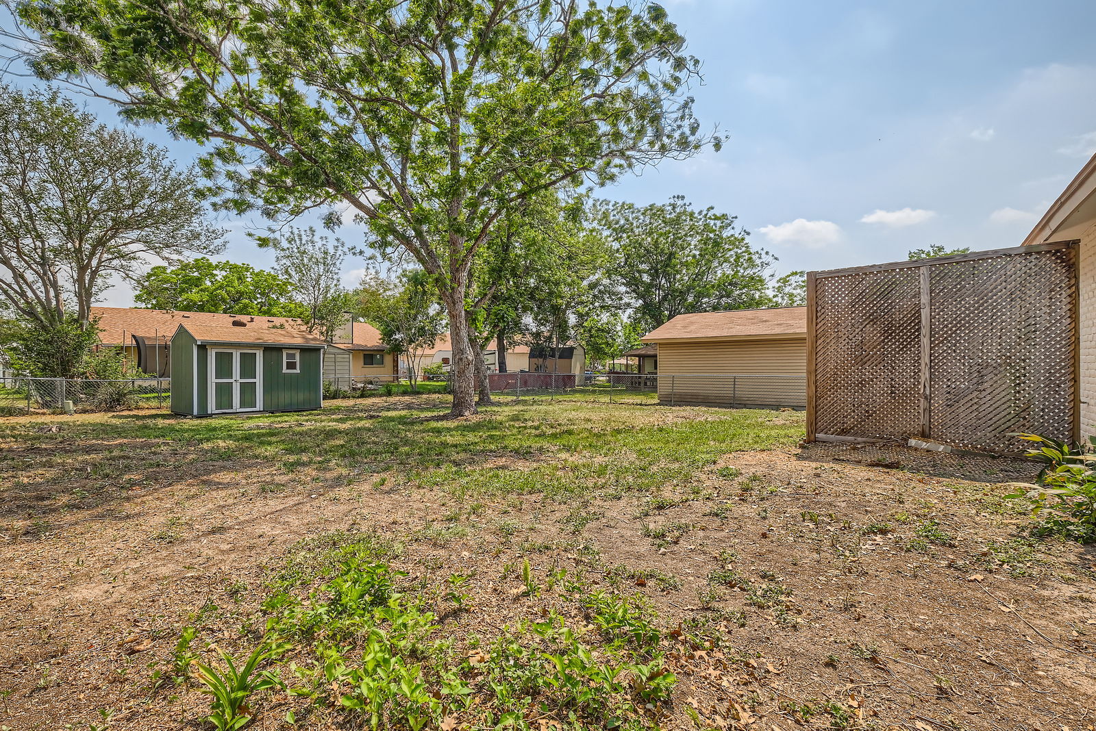 Building Photo - 513 Jeanette Dr