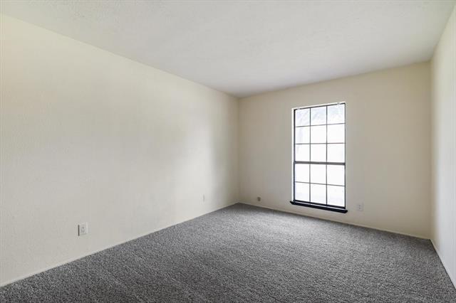 Building Photo - 2301 Travis Dr