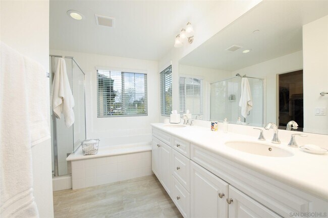 Building Photo - Moonlight House