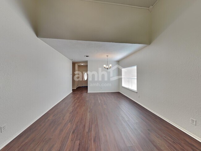 Building Photo - 412 Saddlehorn Way