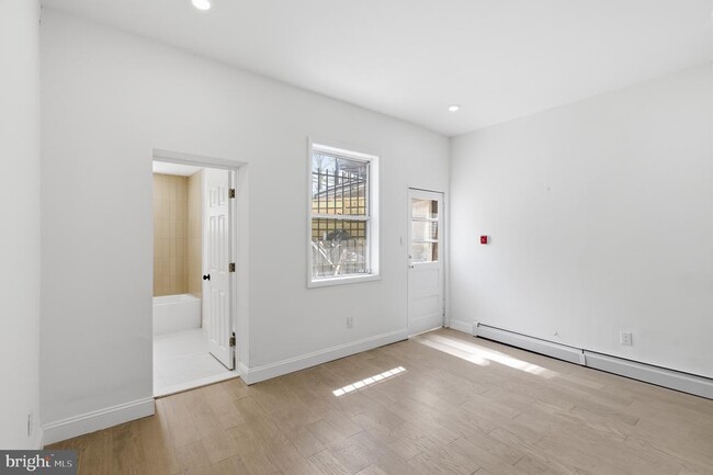 Building Photo - 935 Passyunk Ave