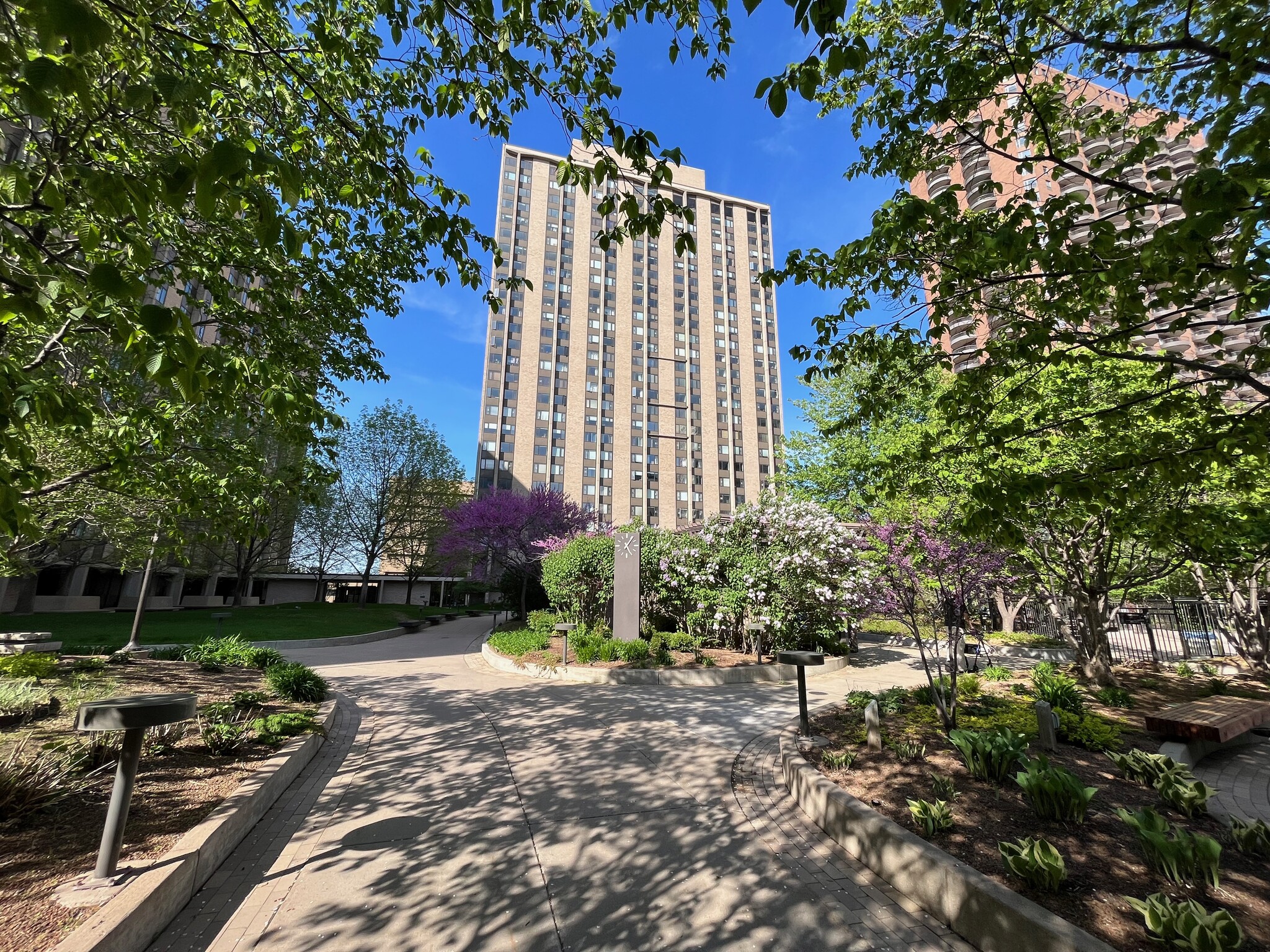 Courtyard - 19 S 1st St