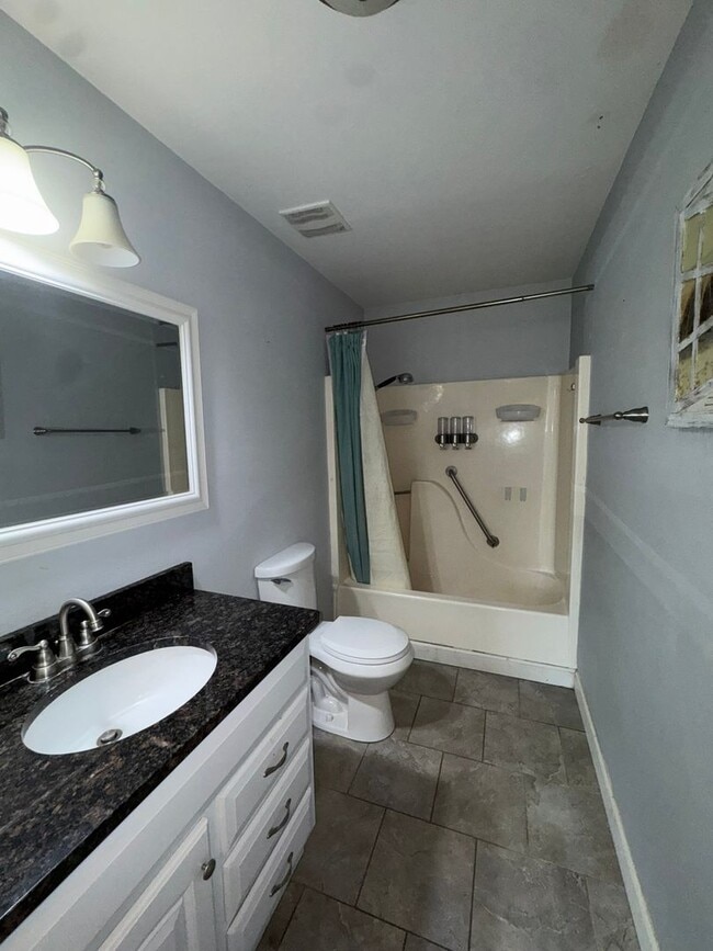 Building Photo - 6120 Dove Lake View