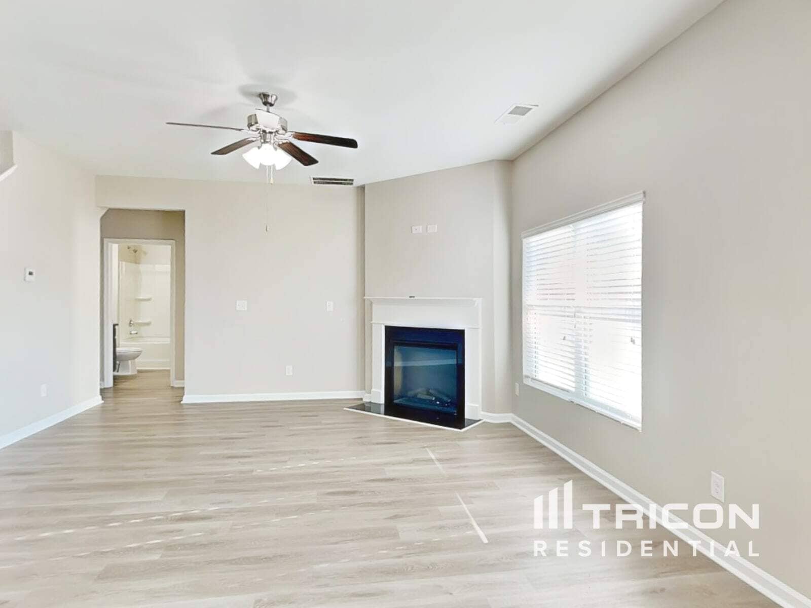 Building Photo - 1938 Roxey Ln