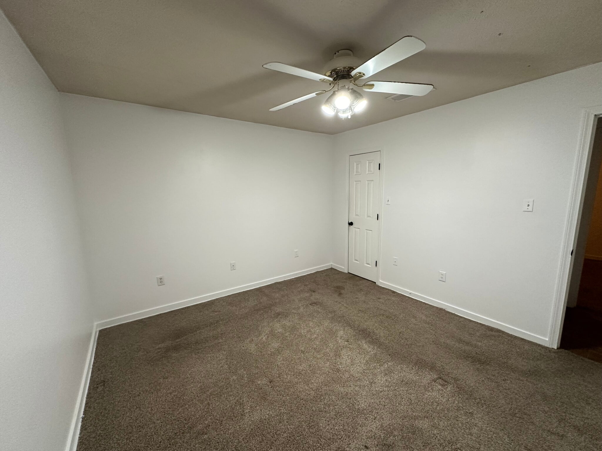 master bedroom - 344 Brookwoods Dr