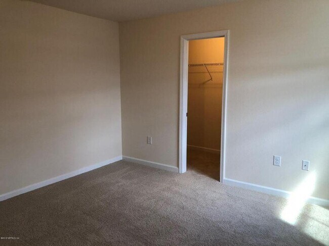 Building Photo - 602 Servia Dr