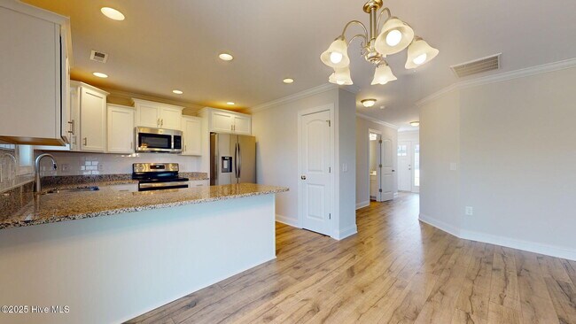 Building Photo - 358 N Ardsley Ln