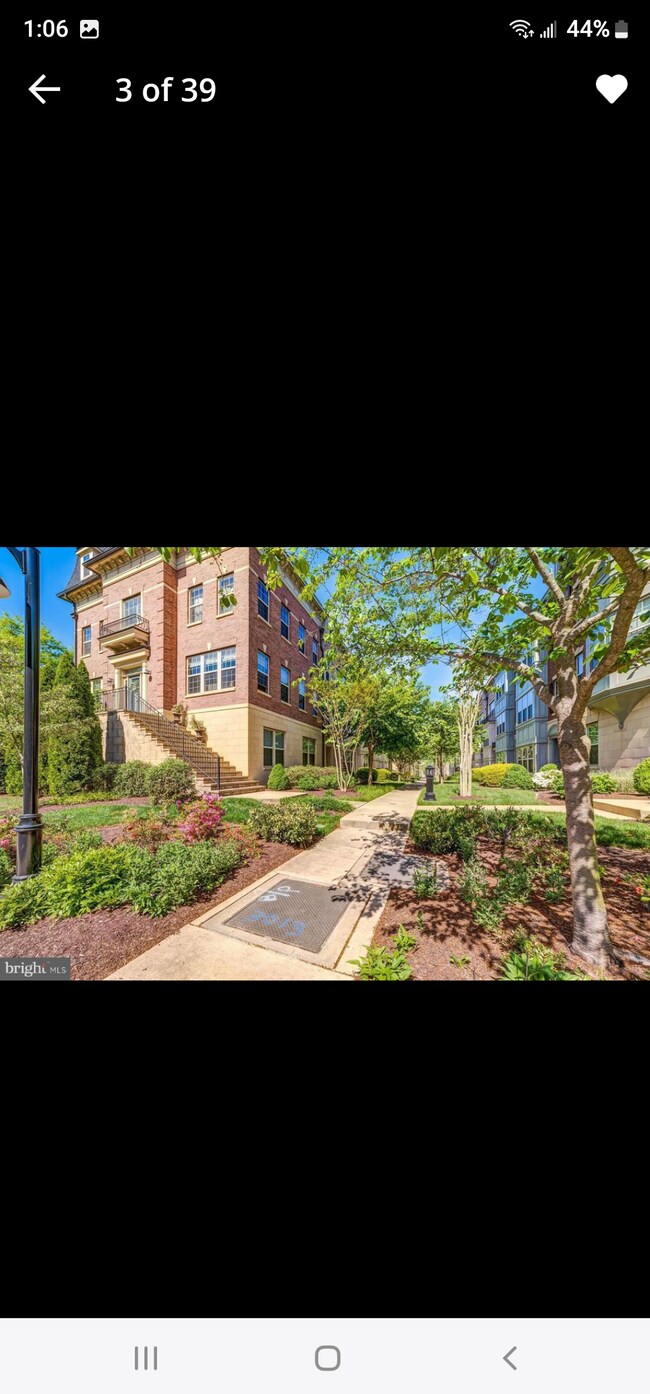 Building Photo - 620 Overlook Park Dr
