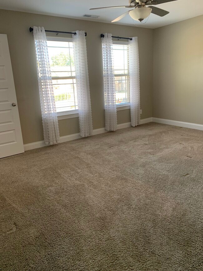 Front bedroom - 555 Gresham Ln