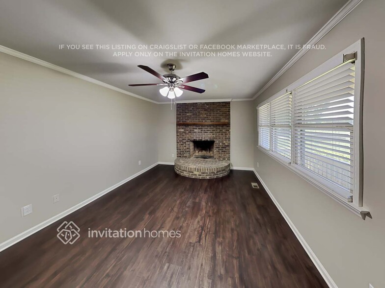 Building Photo - 5504 Hickory Grove Rd