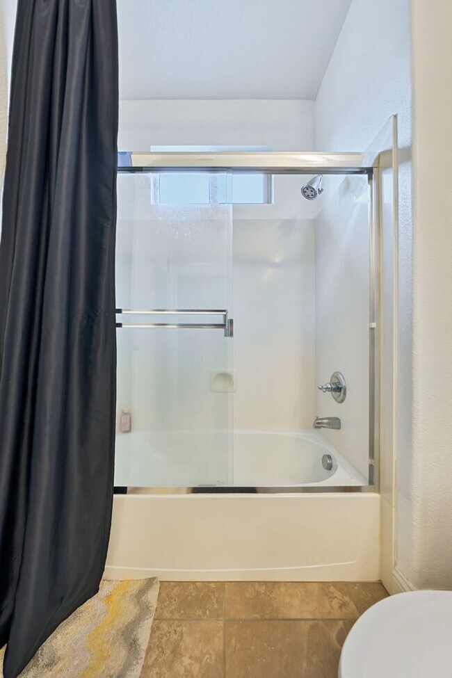 Building Photo - 9952 Spring View Way