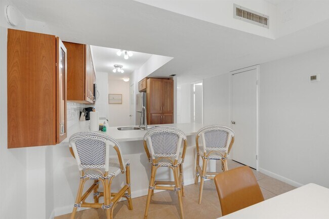 Building Photo - 5650 A1A S