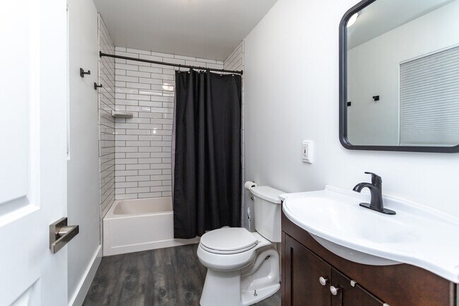 Building Photo - Beautiful 2-Bedroom, 2-Bath Home in Desirable Southwest Colorado Springs!