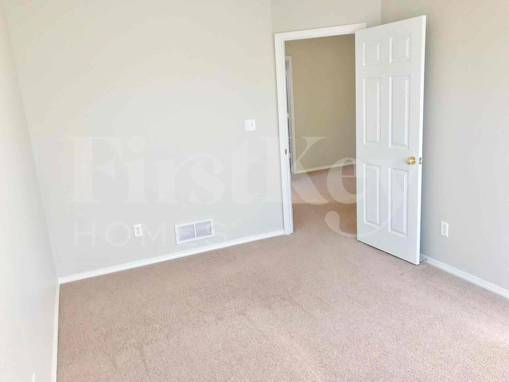 Building Photo - 2005 Briarridge Dr