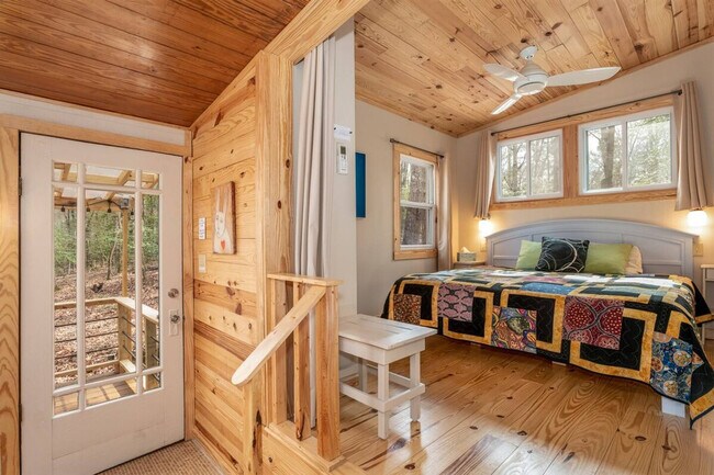 Primary Photo - 1939 Crawford Dairy Rd