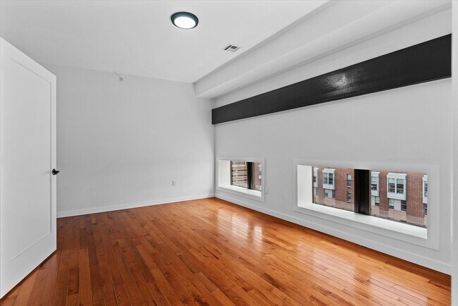 Building Photo - 280 Essex St