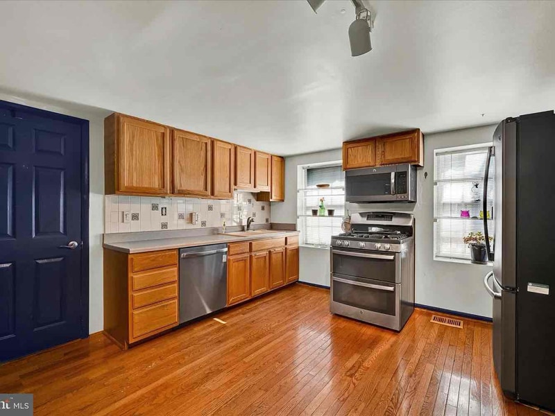 Building Photo - 1005 S Kenwood Ave
