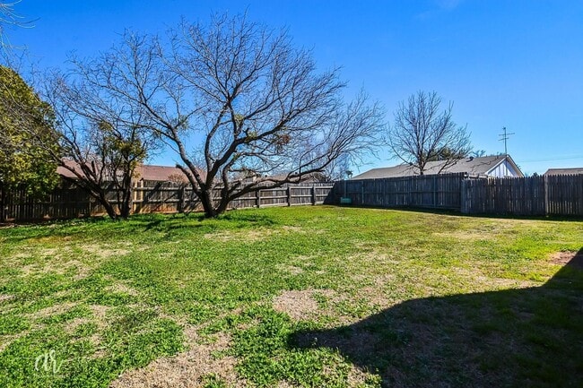 Building Photo - 1725 Partridge Pl