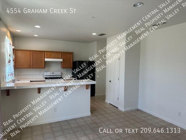 Building Photo - Gorgeous Stockton 4 Bedroom  3 Bathroom Home