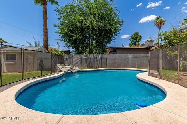 Building Photo - 4128 N 46th Pl