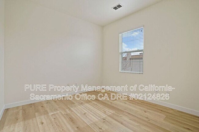 Building Photo - 8292 Crystal Walk Cir