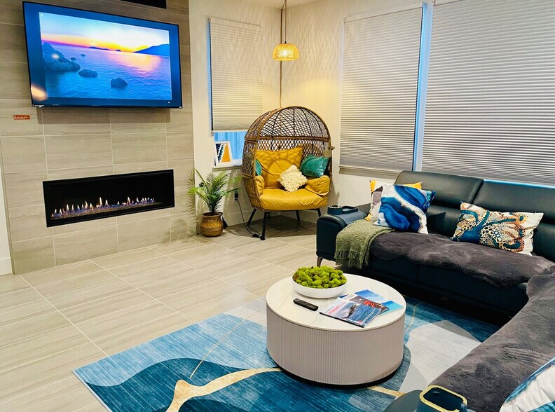 Building Photo - 8742 Hayes Cir