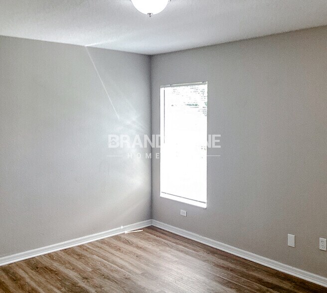 Building Photo - 3912 E Powhatan Ave