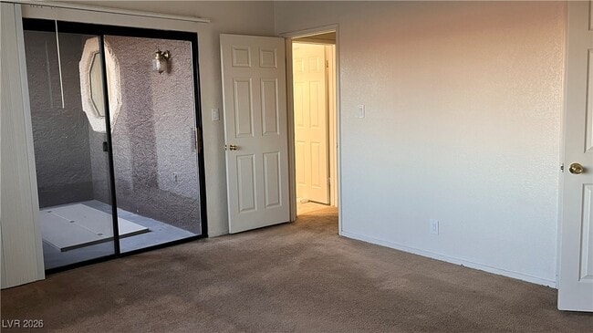 Building Photo - 5016 S Rainbow Blvd