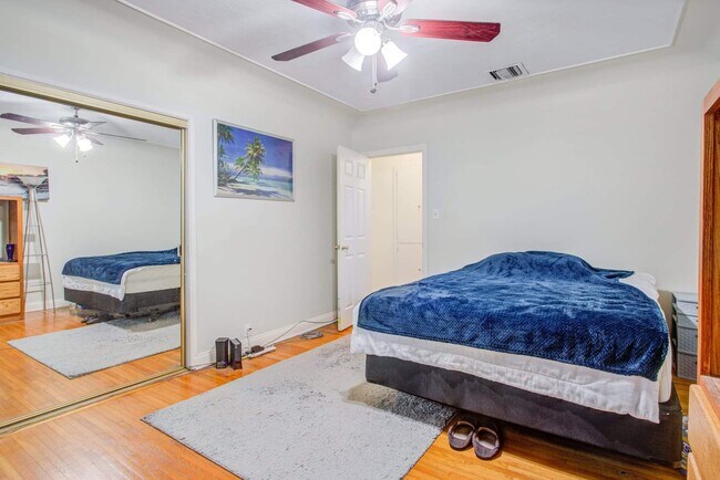 Bedroom - 2372 Overland Ave