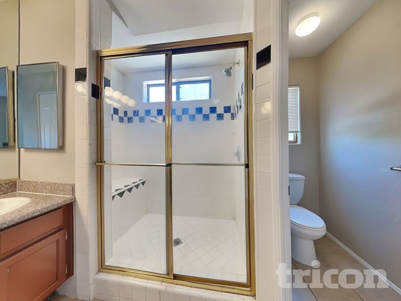 Building Photo - 44238 Gillan Ave