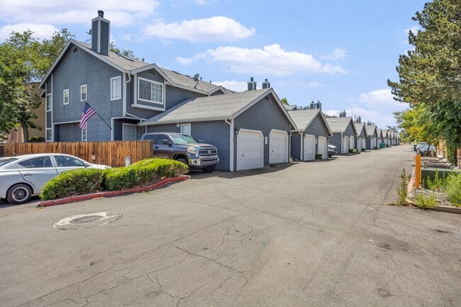 Building Photo - 2650 Plumas St