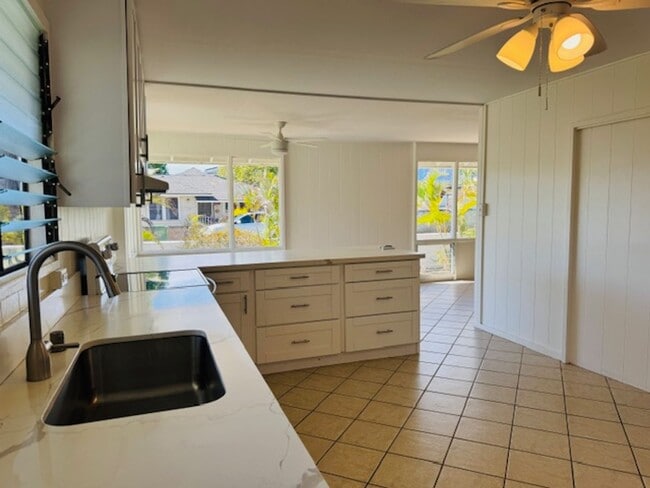 Building Photo - 4 Bedroom, 2 Bathroom house near Kailua Be...