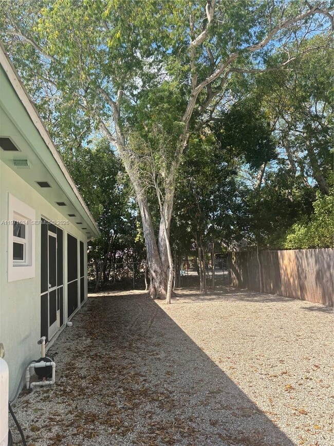 Building Photo - 42 Transylvania Ave