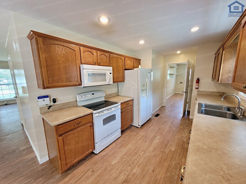 Building Photo - 511 Forrest Cove Ln