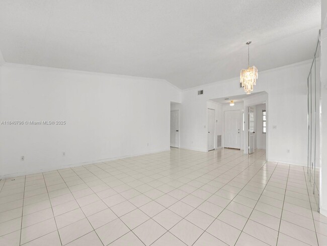 Building Photo - 2670 SE 7th Pl